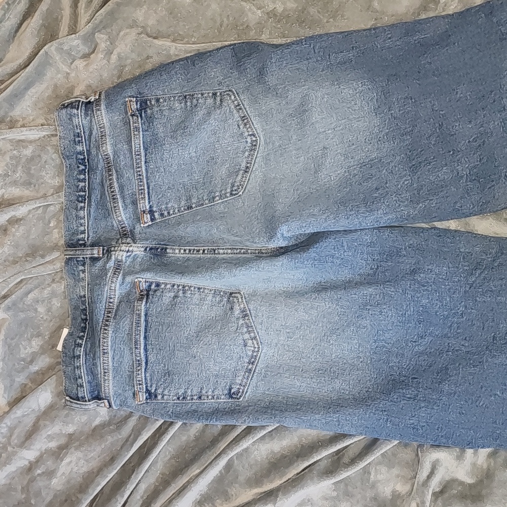 Old navy athletic taper jeans. - Picture 5 of 6